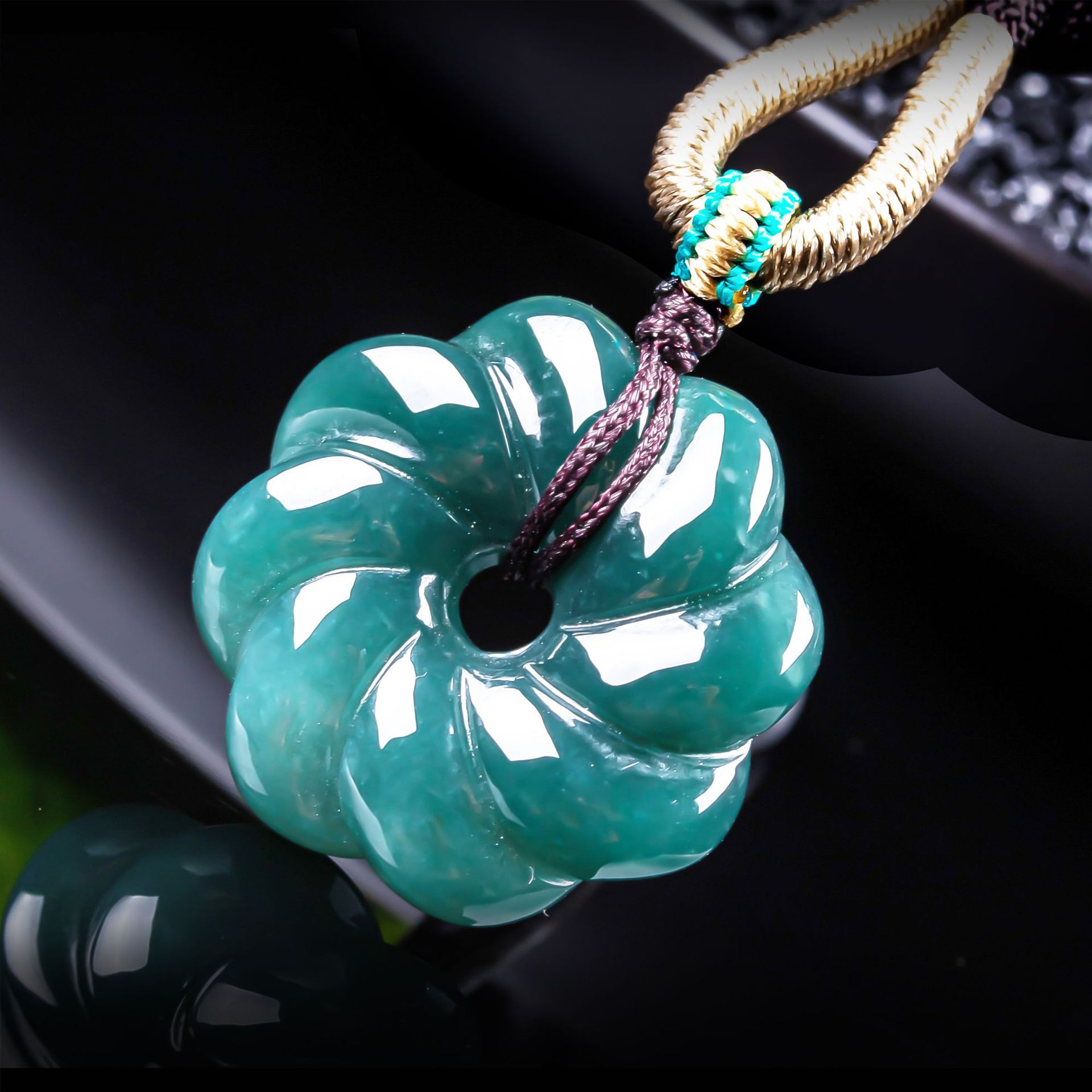 Natural Burmese Jadeite Flower - Jewelry & Watches Sp Zo O 评论和价格