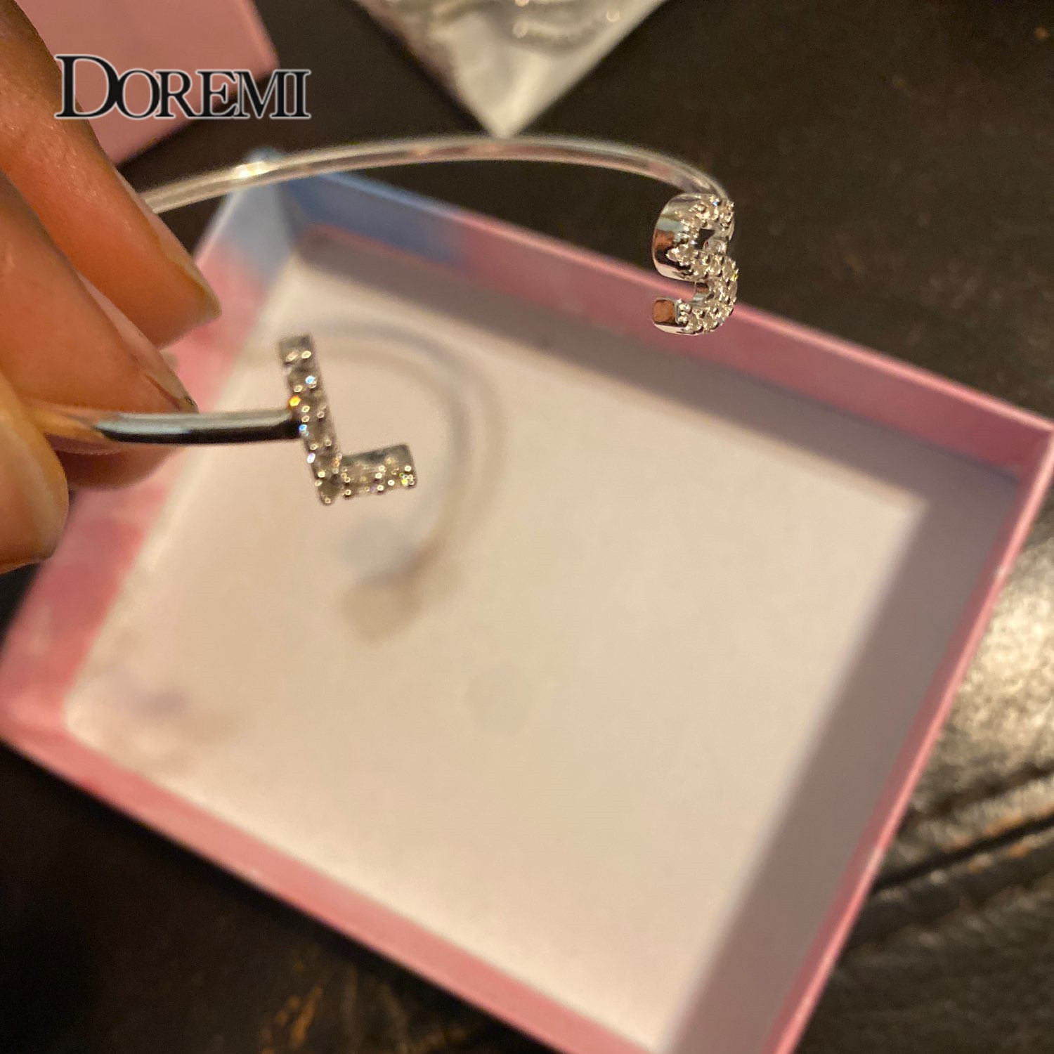 DOREMI Custom Letter Bracelet  - Cuff Bangle Bracelet 评论和价格